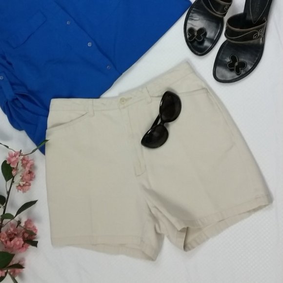 Eddie Bauer Beige Chino Shorts Size 8 High Rise Women Cotton Pockets Flat Front - Picture 8 of 9